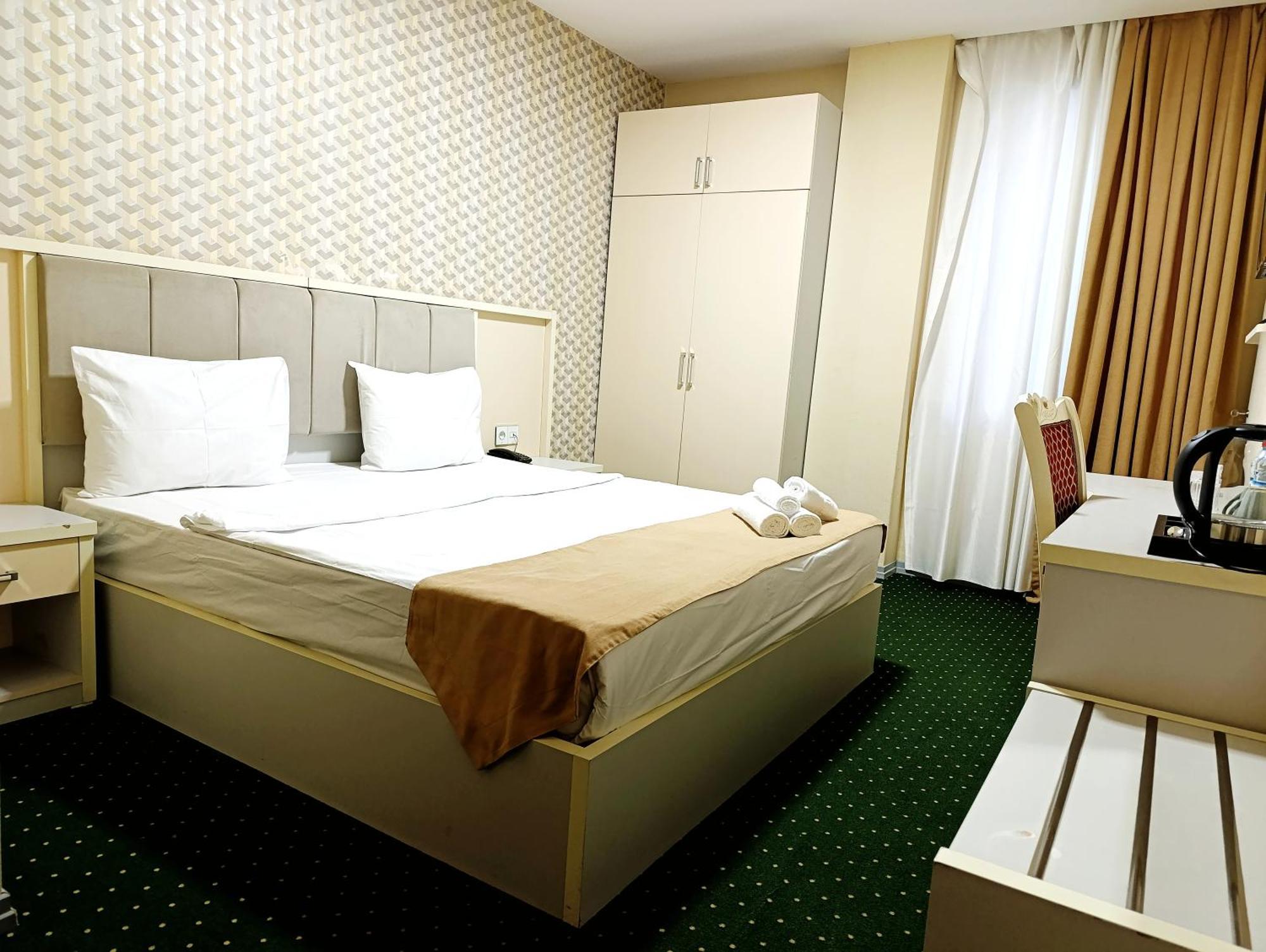 Alis Hotel Baku Exterior photo